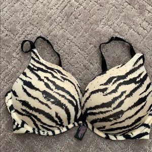 Victoria’s Secret Push-up bra NWOT